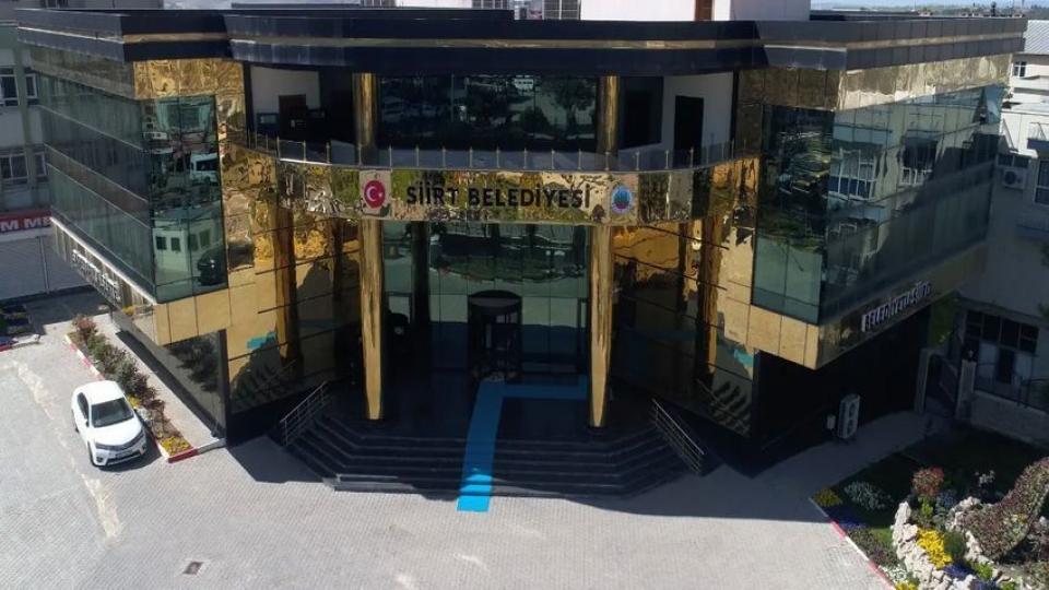 Siirt belediyesinden yapılan yazılı açıklamada şöyle denildi, “Siirt Merkez, Kurtalan