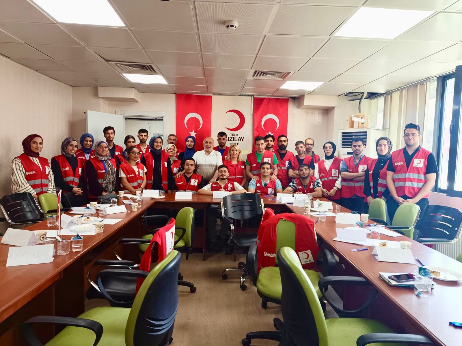 Türk Kızılay Siirt Şubesi, gönüllülere yönelik farkındalık eğitimlerine devam ediyor.