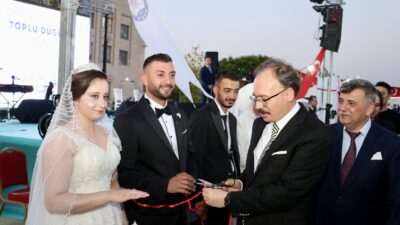 Siirt Emniyet Müdürlüğünce kentte 40 çift için toplu düğün merasimi