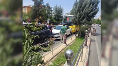 Siirt’in Bahçelievler Mahallesi, Kurtalan Yolu Caddesi üzerinde bugün öğle saatlerinde