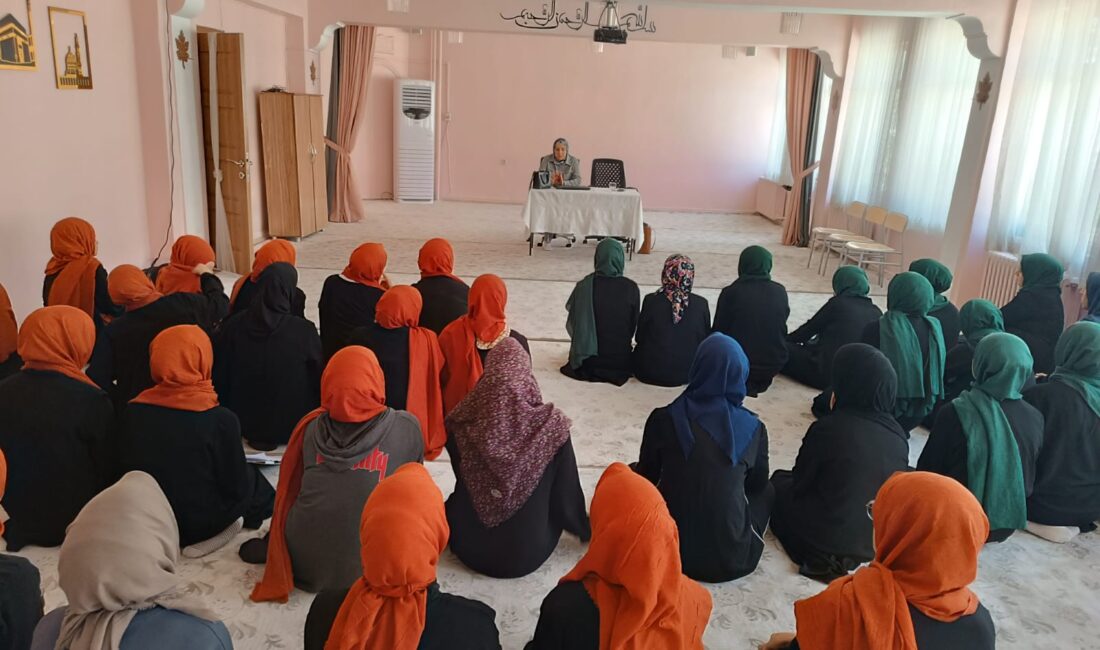 Yatılı Kuran Kursu Öğrencilerine Eğitim Düzenlendi Müdürlüğümüze bağlı Sağlıklı Hayat Merkezimiz koordinatörlüğünde, Çocuk Gelişimcimiz Merve Ayaz