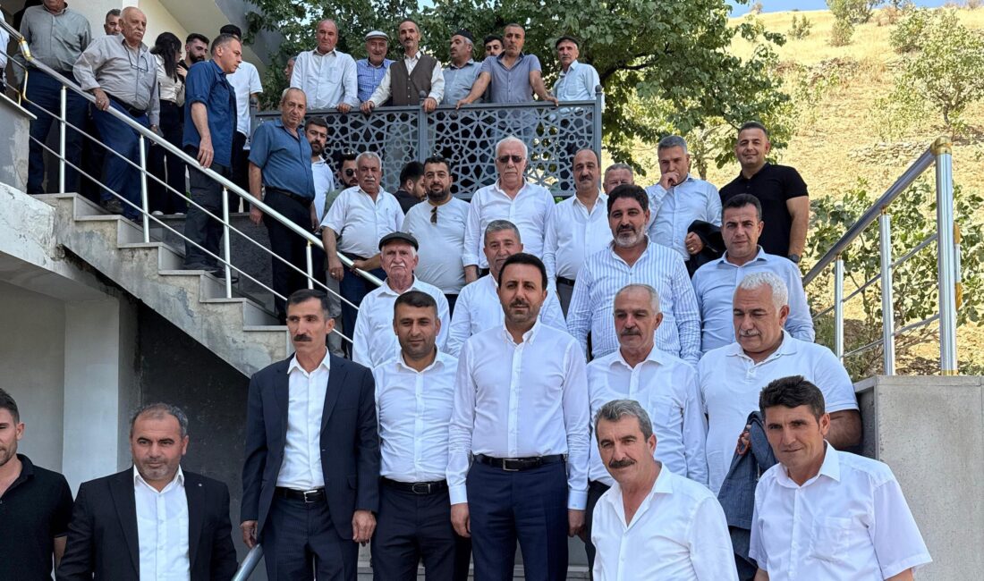 Bitlis – Beğendik Kardeşliği Bitlis Milletvekili Turan Bedirhanoğlu beraberindeki bir heyetle birlikte Pervari'in Beğendik