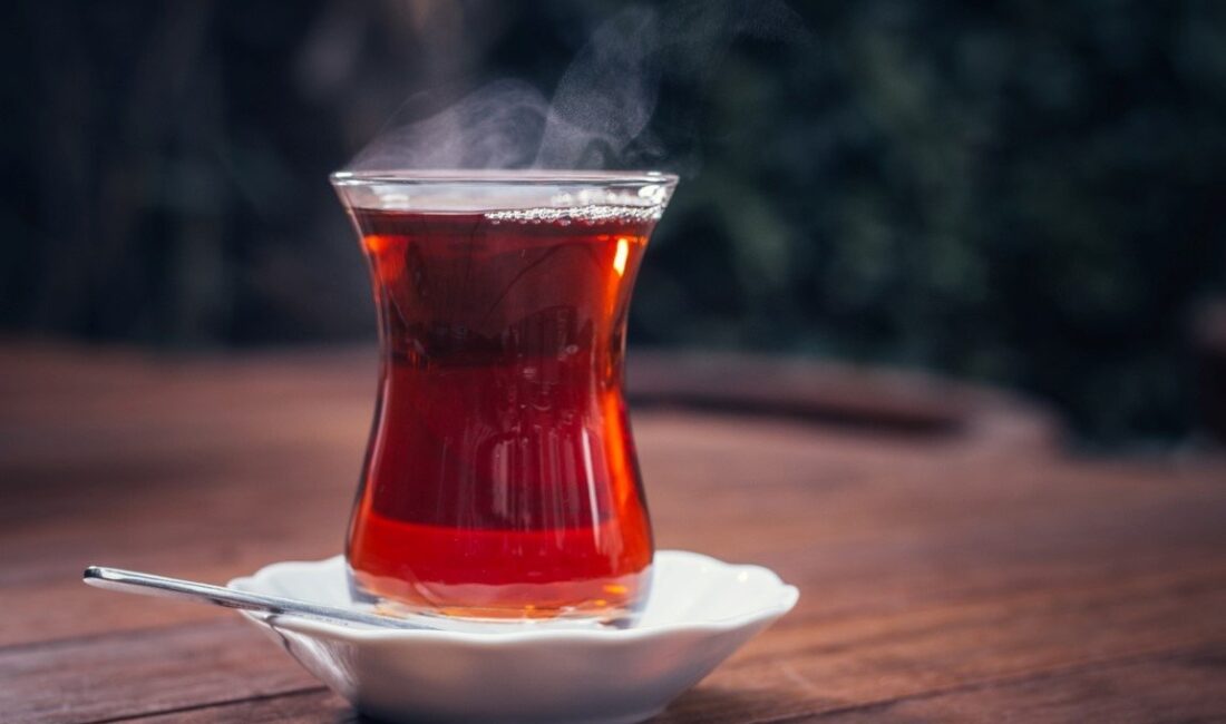 Siirt, Türkiye’nin En Çok Çay Tüketen 10 İli Arasında Yer Aldı Türkiye’de çay tutkusunun en yoğun yaşandığı iller belli oldu. Yapılan