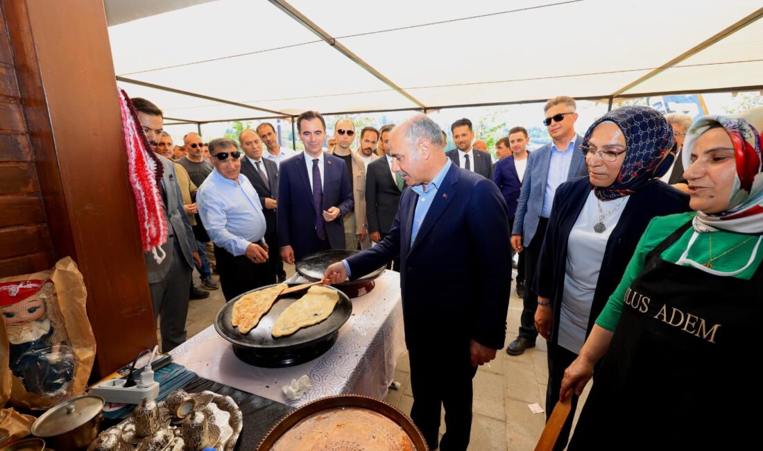 Siirtli Kadınların Malazgirt Zaferi’ninYıl Dönümünde Açtıkları Standa Yoğun İlgi Anadolu’nun kapılarını açan savaş olarak kabul edilen Malazgirt zaferinin 954