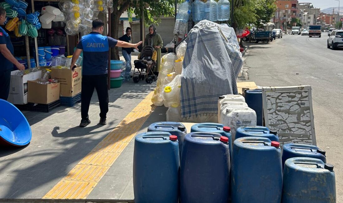 Siirt’te 1 Haftada 392 İş Yeri Denetlendi! 11 İş Yerine 15 Bin 466 TL Ceza Kesildi Siirt Belediyesi Zabıta Müdürlüğü, kent genelinde kamu düzenini, yaya güvenliğini