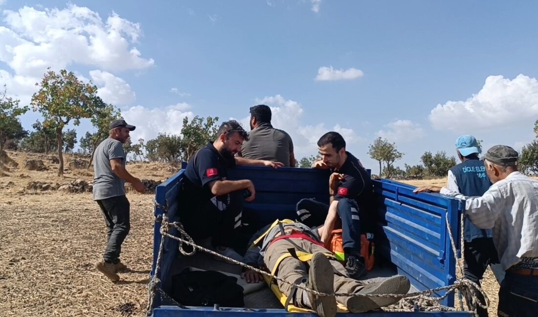Gedikaşar Köyü’nde Yaralı Vatandaş Patpatla Ambulansa Ulaştırıldı Siirt’in Eruh ilçesine bağlı Gedikaşar Köyü’nde bir vatandaş yaklaşık 2