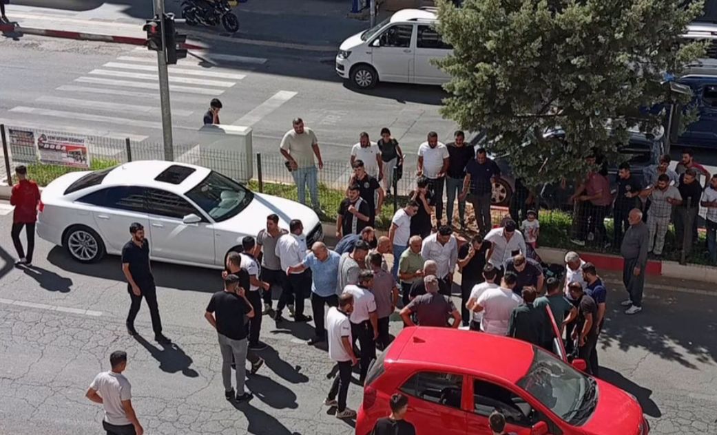 Siirt’in Afetevler Mahallesi Kurtalan Caddesi üzerinde meydana gelen kazada, anne