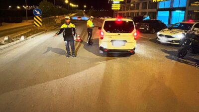 Siirt’te Sürücülere Yönelik Alkol ve Trafik Denetimi Gerçekleştirdi! 17 Sürücüye 99 Bin TL Ceza Siirt Valiliği İl Emniyet Müdürlüğü Trafik Tescil ve Denetleme Şube