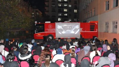 Açık Hava Sineması Keyfi İkinci Haftasında Öğrencilerle Buluştu Siirt İl Millî Eğitim Müdürlüğü ile Siirt İl Kültür ve