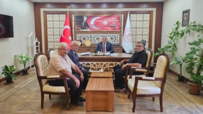 Güneydoğu Anadolu Gazeteciler Federasyonu Ekibi Siirt’te Temaslarda Bulundu Güneydoğu Anadolu Gazeteciler Federasyonu (GGF) Genel Başkanı ve Mardin Gazeteciler