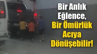 Siirt’te Yürekleri Ağıza Getiren Görüntüler! Kasalı Araçlara Tutunan Çocuklar Canlarını Hiçe Sayıyor! Siirt’te çocukların hareket halindeki kamyonet ve kasalı araçlara tutunarak yolculuk