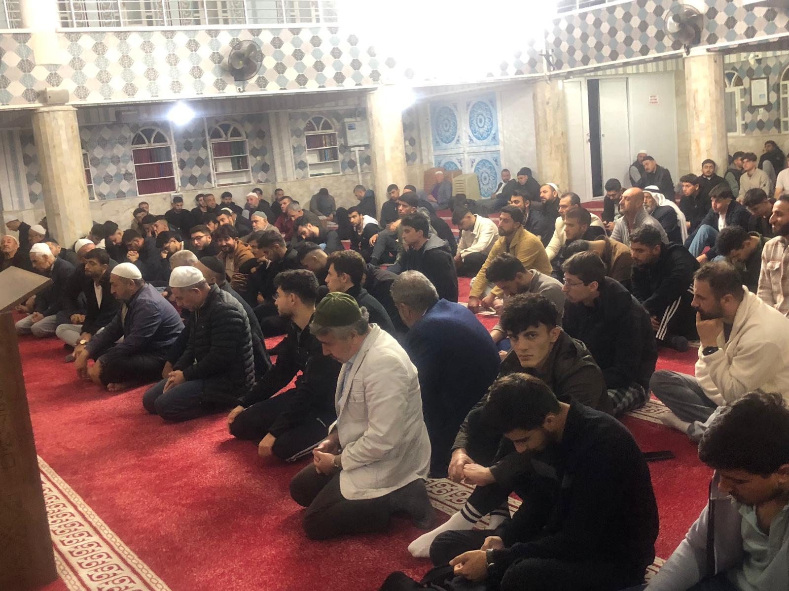 Siirt’te yüzlerce sabah namazı buluşmasında bir araya geldi.
