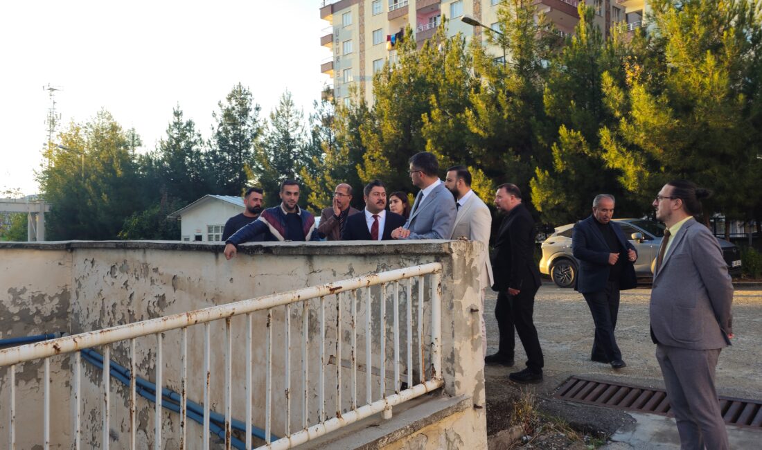 Eski Siirt Sağlık Müdürlüğü Binasında Yıkım Süreci Başlıyor! Vali Yardımcısı Bozkurtoğlu İncelemelerde Bulundu Siirt’te uzun yıllar Sosyal Sigortalar Hastanesi olarak hizmet veren, ardından