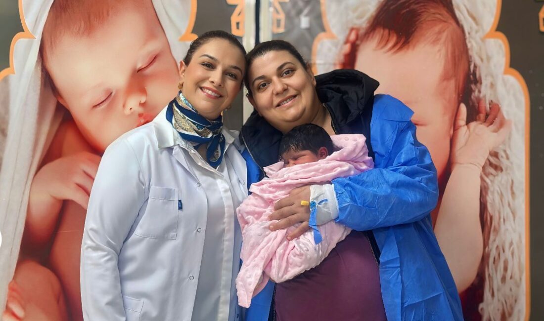 Siirt EAH’de Riskli Gebelik Perinatoloji Ekibi Sayesinde Sağlıklı Şekilde Tamamlandı Siirt Eğitim ve Araştırma Hastanesi’nde yüksek riskli gebelik takibi yapılan