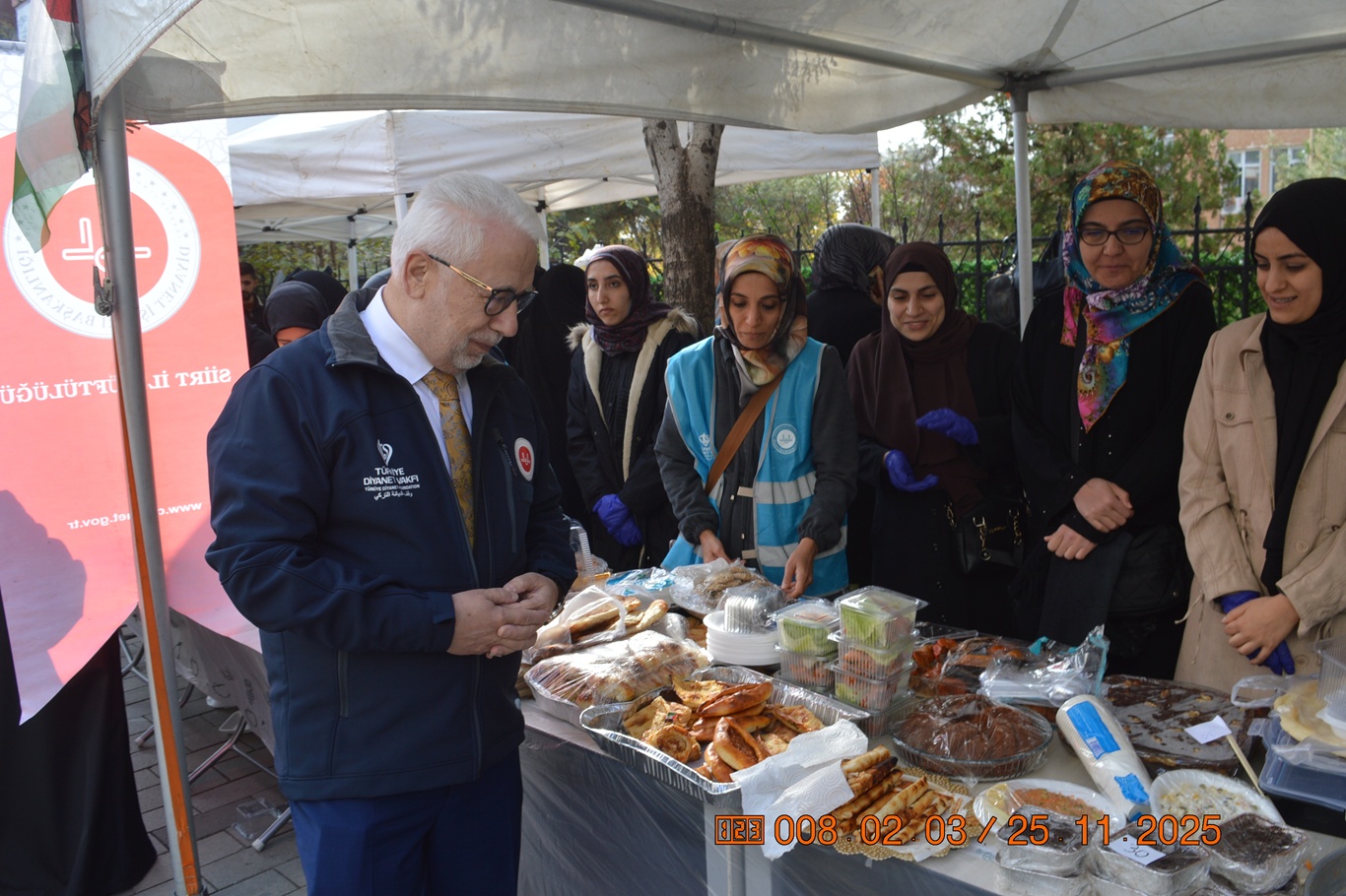 Müftü Pinal, Karınca misali su taşımak için buradayız; hayır çarşısından