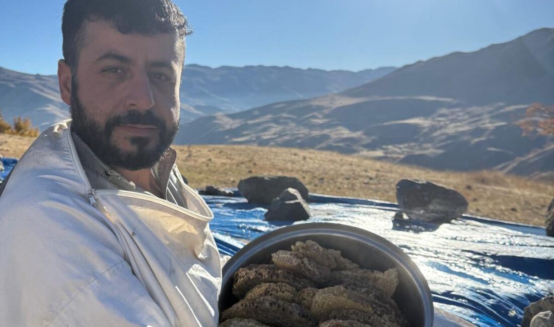 Siirt’in Pervari ilçesinde 5. kuşak arıcı olarak faaliyet gösteren Devran