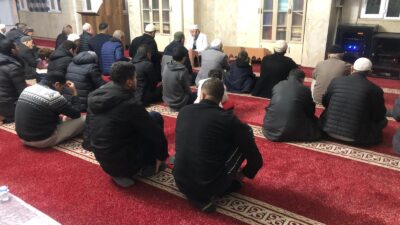 Siirt il Merkezinde bulunan Ensar Camidinde her hafta gerçekleştirilen sabah