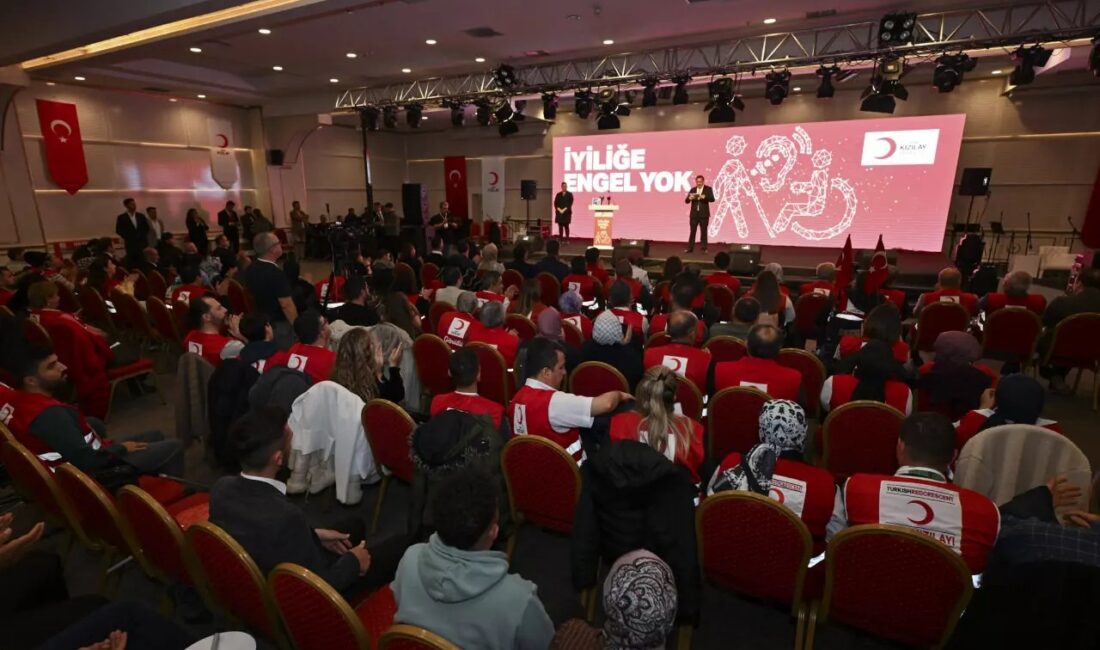 Türk Kızılay tarafından bir otelde, Kızılay'ın engelsiz gönüllülerinin ilham veren