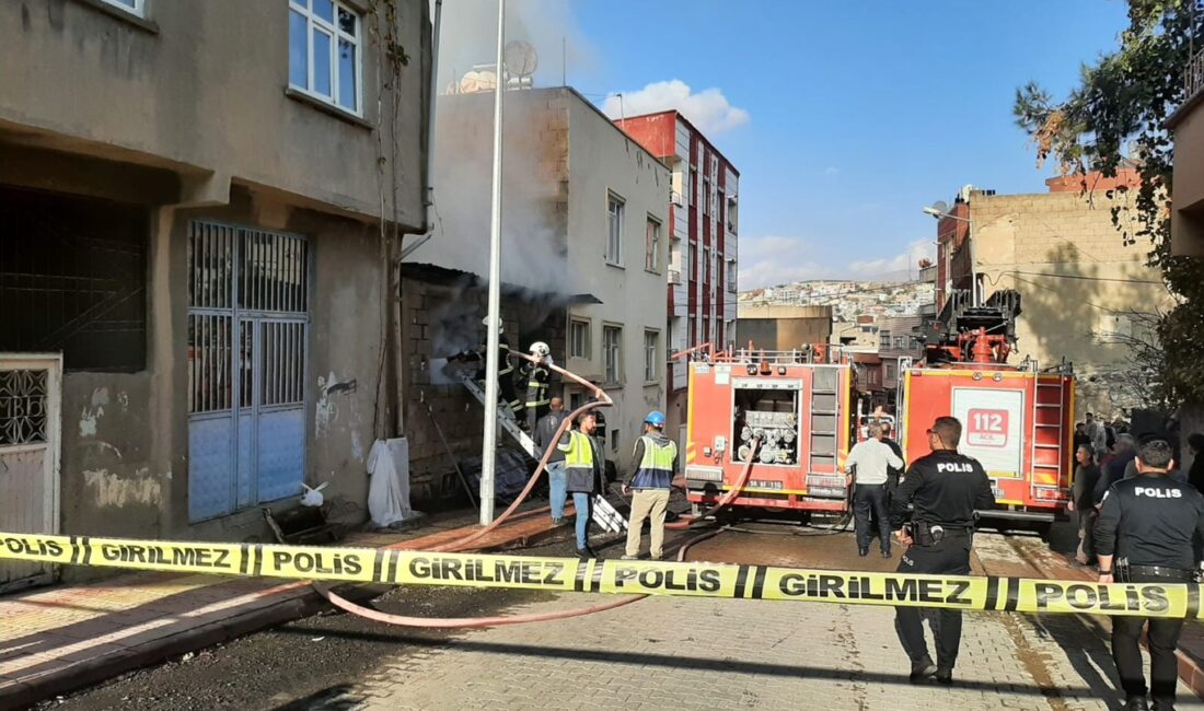 Siirt’te bir evin bahçesinde bulunan odunlukta, henüz belirlenemeyen bir nedenle