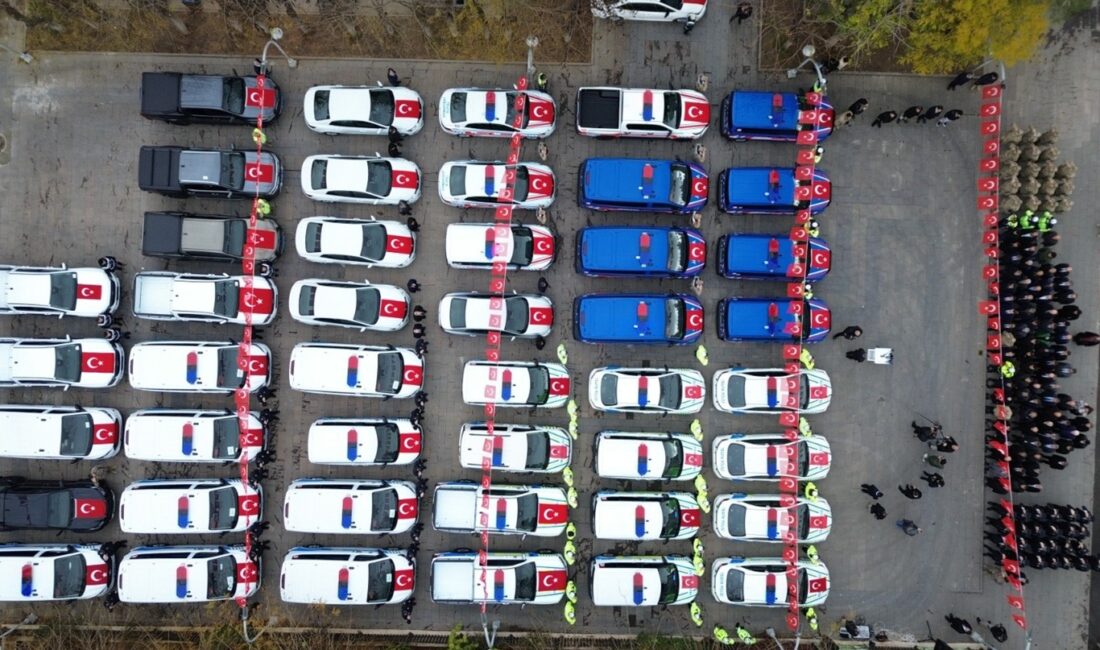 Siirt’te emniyet ve jandarma teşkilatına tahsis edilen 68 yeni araç