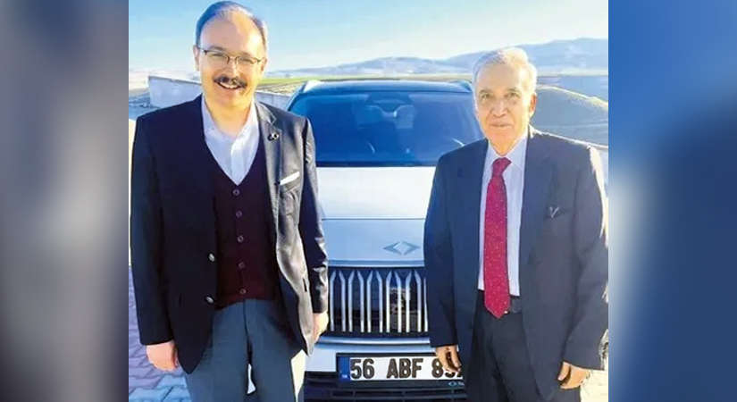 Emine Erdoğan’ın memleketindeyim… 6 Aralık 1997’de, İstanbul Büyükşehir Belediye Başkanı Recep Tayyip Erdoğan’ın şiir okuduğu