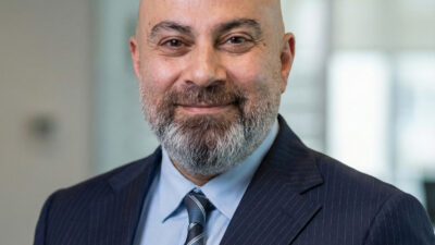 1974 yılında doğan Barış Çakmakçı, finans ve kıymetli madenler sektöründeki