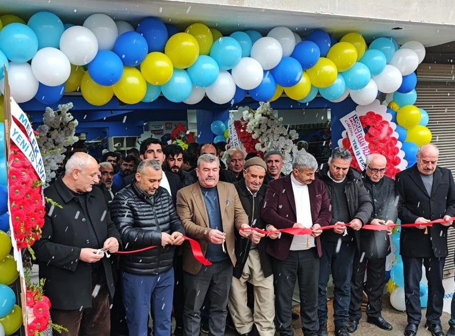 Çiftçilerin çapa makinası dahil kaliteli her türlü tarımsal araç traktör