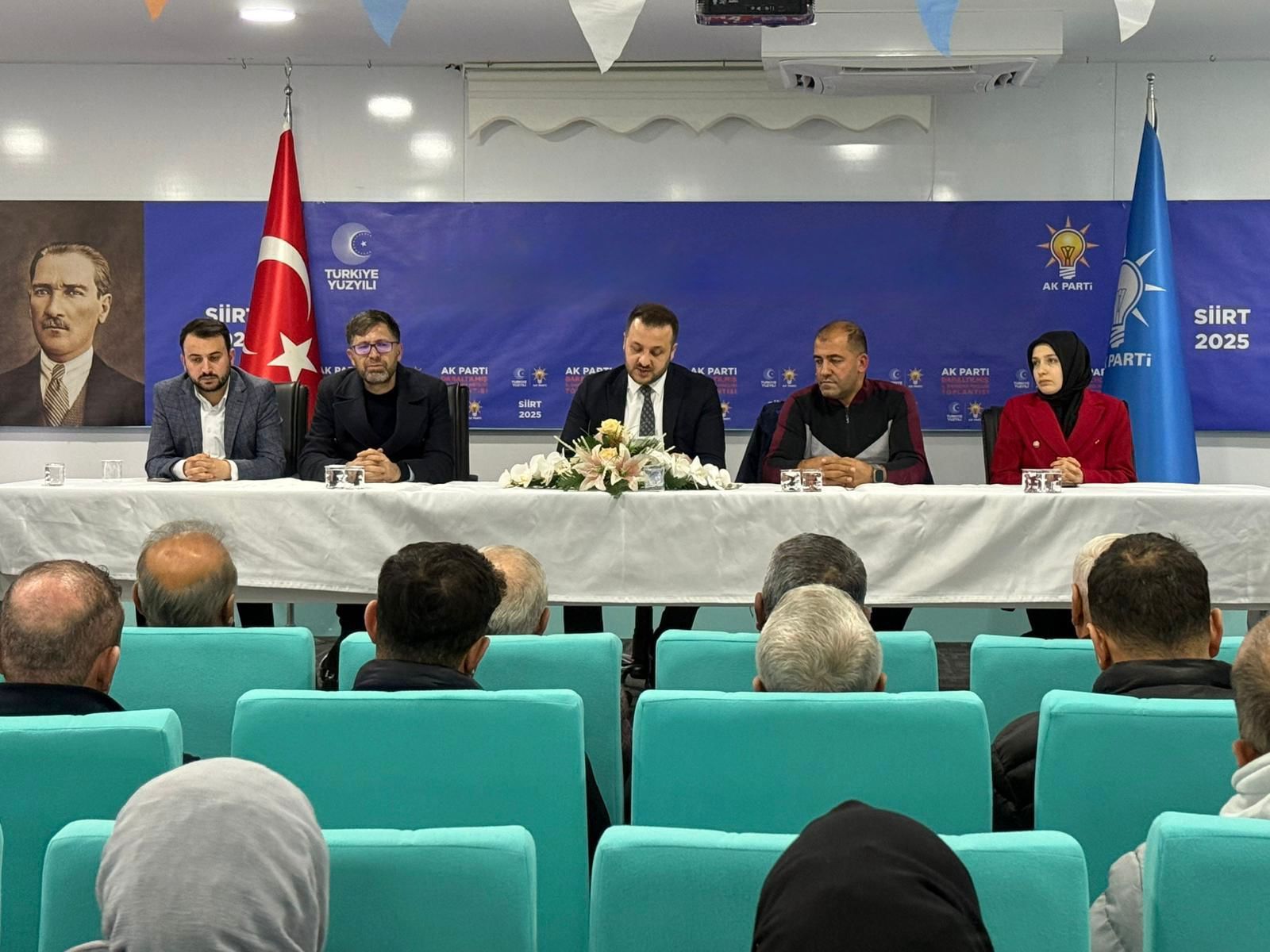 AK Parti Siirt İl Başkanı Av. Bahri Caner Özturan halkın