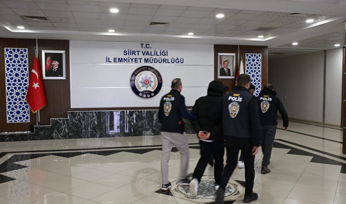 Siirt’te sosyal medya üzerinden verdikleri “sahte araç satım” ilanlarıyla 4