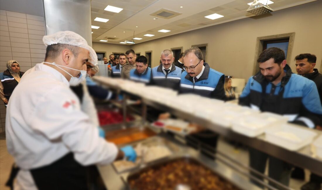 Vali Kızılkaya, Şirvan’da Maden İşçileriyle İftarda Buluştu Siirt Valisi ve Belediye Başkan Vekili Dr. Kemal Kızılkaya, Şirvan