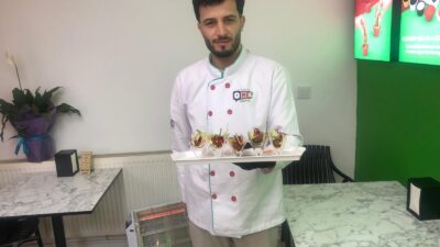 Siirt’te bir hemşerimiz klasik çiğ köftenin yanı sıra, çikolatalı, fesleğenli,