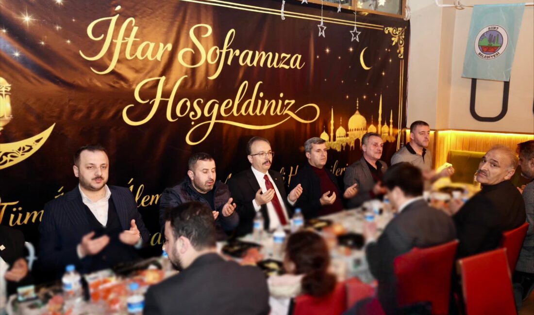 Siirt Belediyesi tarafından Ramazan ayı dolayısıyla Millet Bahçesi’nde düzenlenen halka