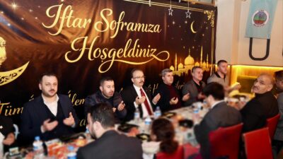 Siirt Belediyesi tarafından Ramazan ayı dolayısıyla Millet Bahçesi’nde düzenlenen halka