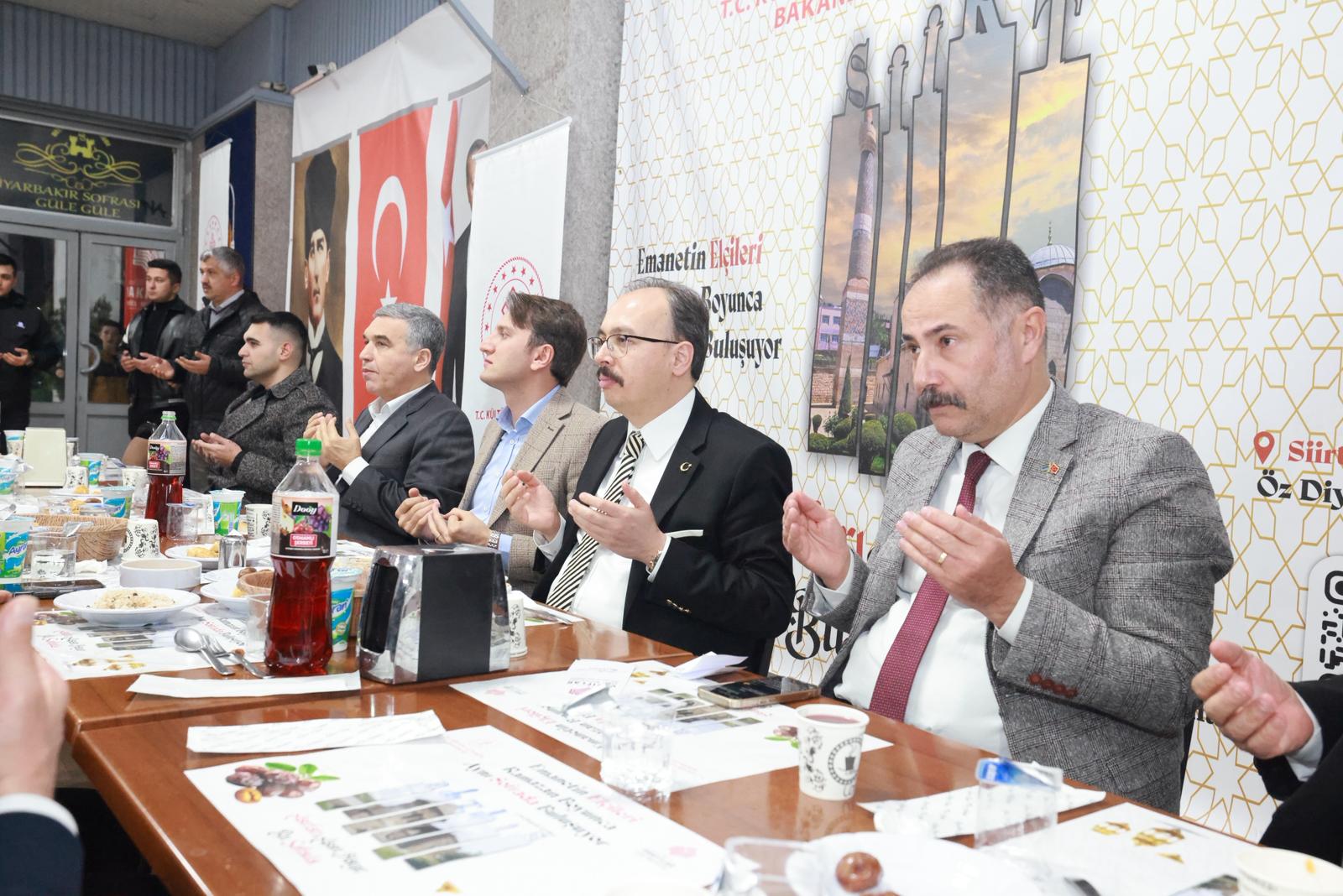 Bitlis Vakıflar Bölge Müdürlüğü tarafından Ramazan ayı dolayısıyla düzenlenen iftar