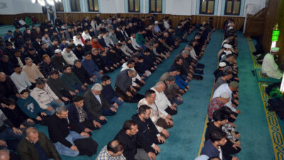 Ramazan ayının başlamasıyla birlikte Siirt’te ilk teravih namazı eda edildi.