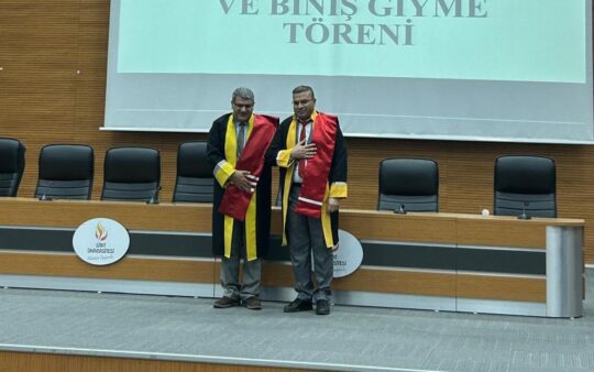 Siirt Üniversitesi’nde düzenlenen törende akademik unvanlarında yükselme sağlayan öğretim üyeleri