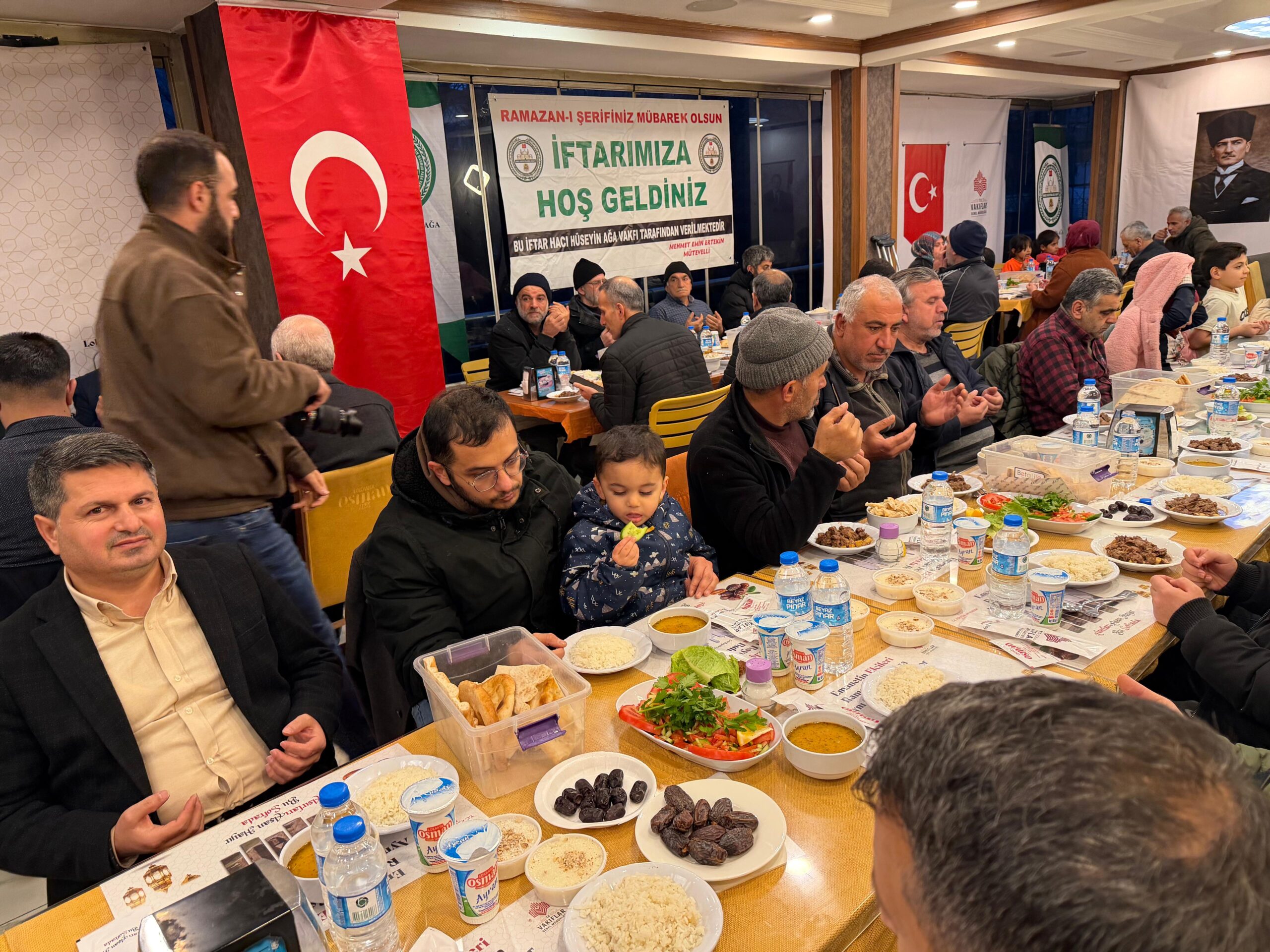 Ramazan ayı boyunca Osman Lokantası’nda 120 vatandaşa iftar yemeği veren