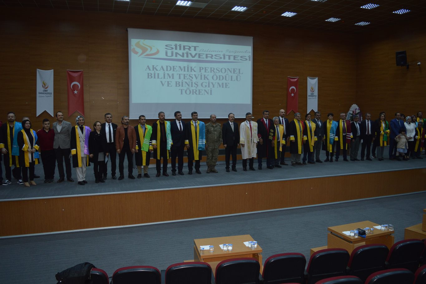 Siirt Üniversitesi’nde konuşan Rektör Nihat Şındak, ateş çemberi olarak nitelendirdiği