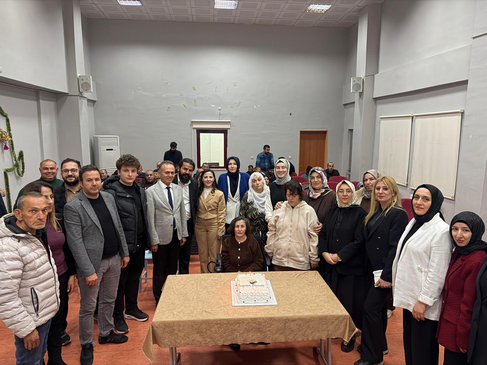 Işığa Dokun Derneği tarafından, AK Parti Siirt Kadın Kolları Başkanı