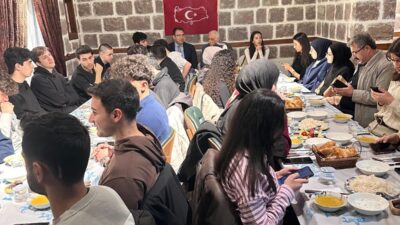 Ankara’da çeşitli üniversitelerde okuyan Siirtlİ öğrenciler bir arada iftar yapabilmenin