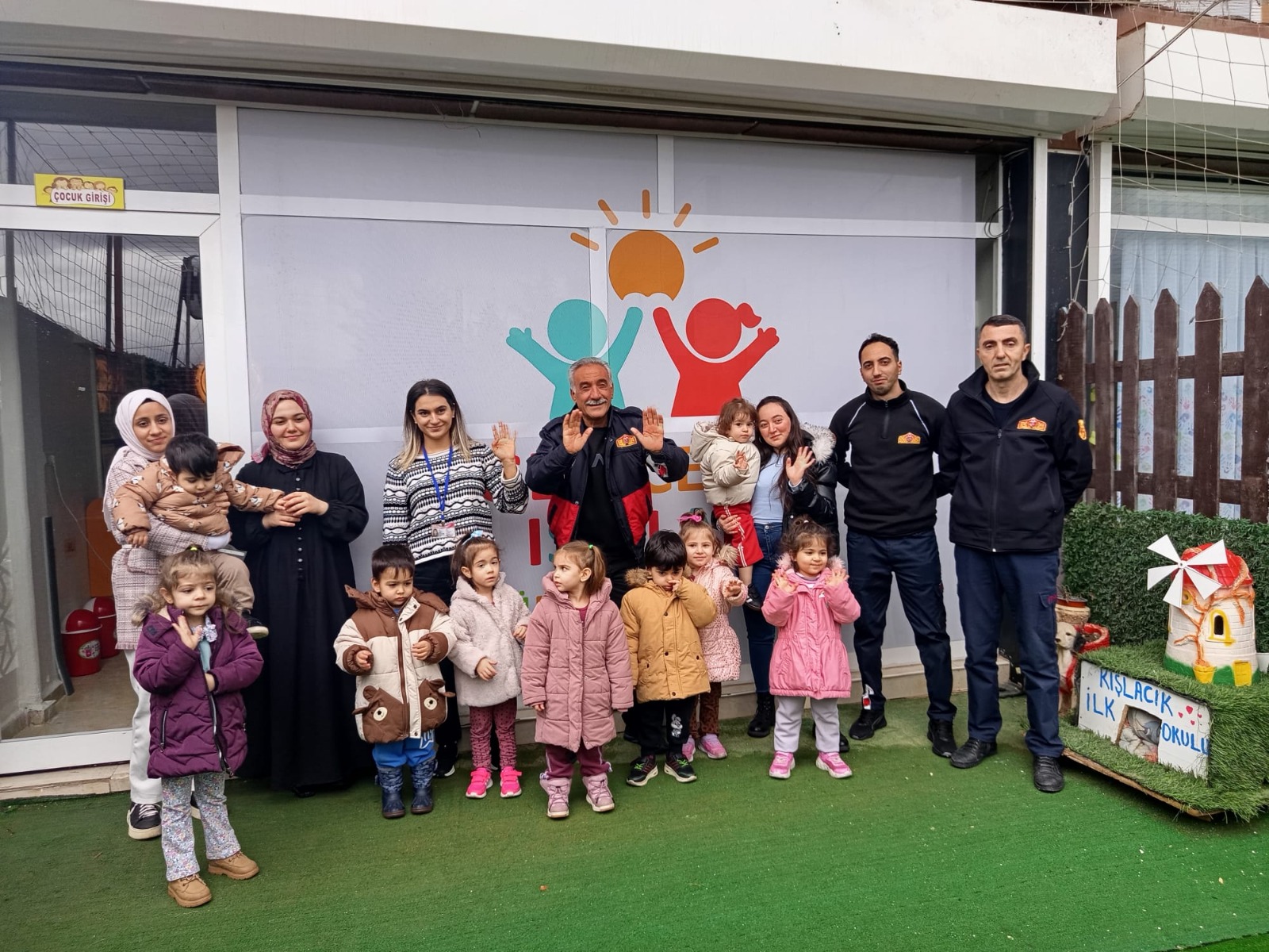 Siirt Belediyesi İtfaiye Müdürlüğü ekipleri, Geleceğin Işıkları Kreş ve Gündüz