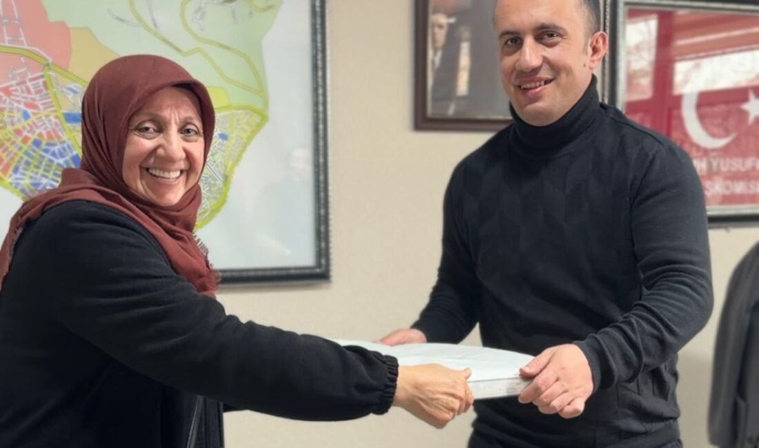 Siirt’te Polis Haftası’nda Anlamlı Jest: Ev Yapımı Su Böreği Görev Başındaki Polislere İkram Edildi 10 Nisan Polis Haftası dolayısıyla Siirt’te AK Parti İl Kadın