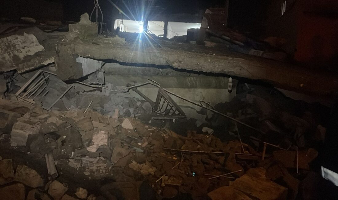 Siirt merkez Çal Mahallesi 207. Sokak’ta bulunan 2 katlı metruk