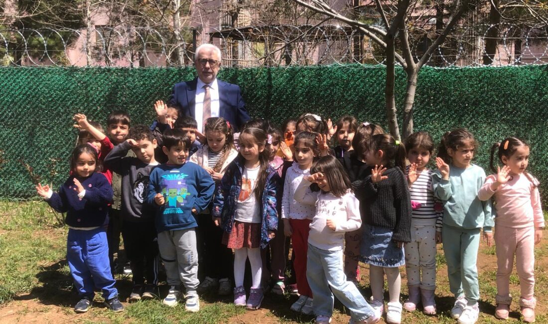 Kudüs Darüsselam Kur’an Kursuna Ziyaret! Müftü Pinal: 4-6 Yaş’a önem veriyoruz Siirt İl Müftüsü Şakir Pinal, Siirt İl Müftülüğüne bağlı Kudüs