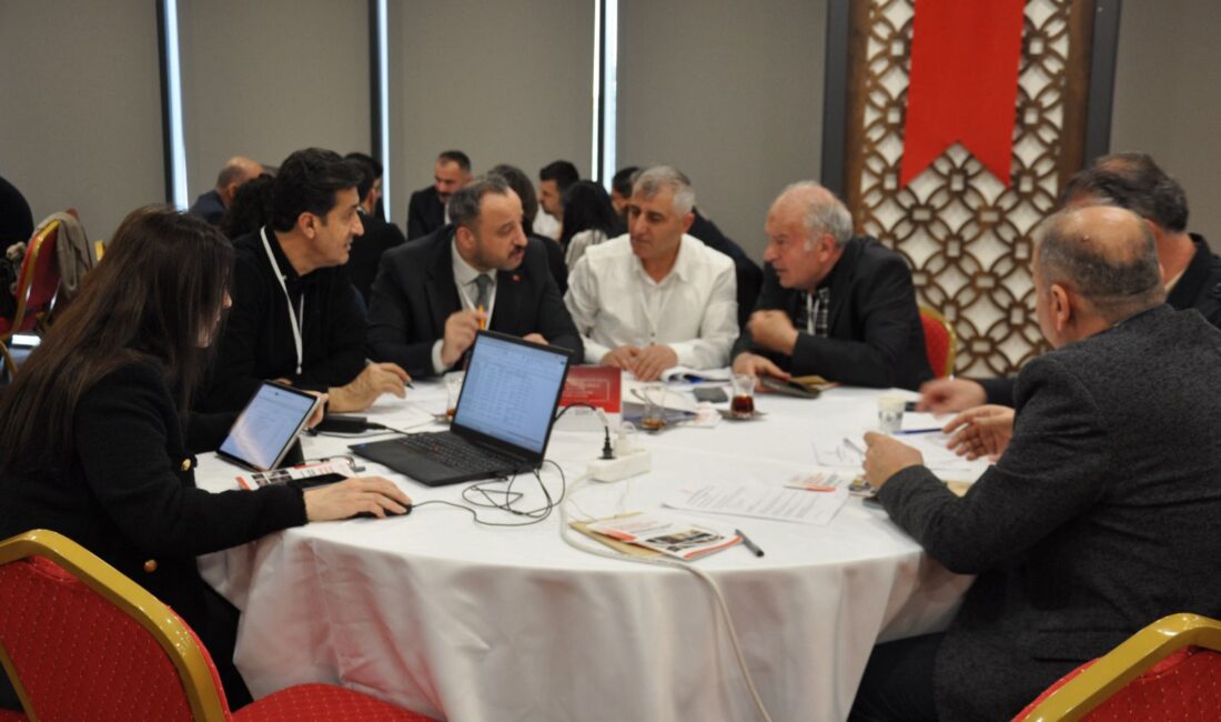 Güneydoğu Anadolu Kültür Toplantısı Tamamlandı! Siirt’in Kültürel Mirası Tanıtıldı Kültür Bakanlığının düzenlediği güneydoğu Anadolu bölge toplantısı erdi. Bölgede yer