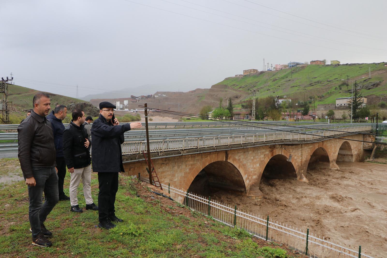 Siirt’te etkili olan aşırı yağışların ardından meydana gelen sel baskınları