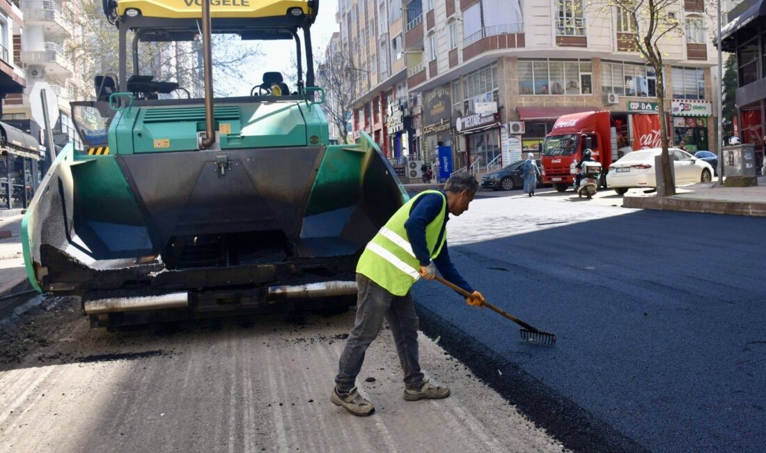 Siirt Valisi ve Belediye Başkan Vekili Dr. Kemal Kızılkaya, kentte