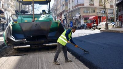 Siirt Valisi ve Belediye Başkan Vekili Dr. Kemal Kızılkaya, kentte