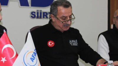 Akşam saatlerinde Çal Mahallesi’nde aşırı yağıştan dolayı yıkılan metruk evle