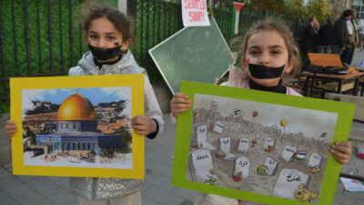 Siirt’te minik çocuklar, Filistin’de yaşanan saldırılarda hayatını kaybeden akranlarına dikkat